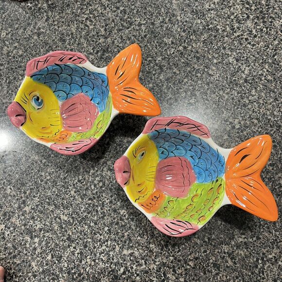 Tabletops Gallery | RARE HTF Coastal Pescada Hand Painted Fish 4 Dish Tropical - Picture 9 of 9